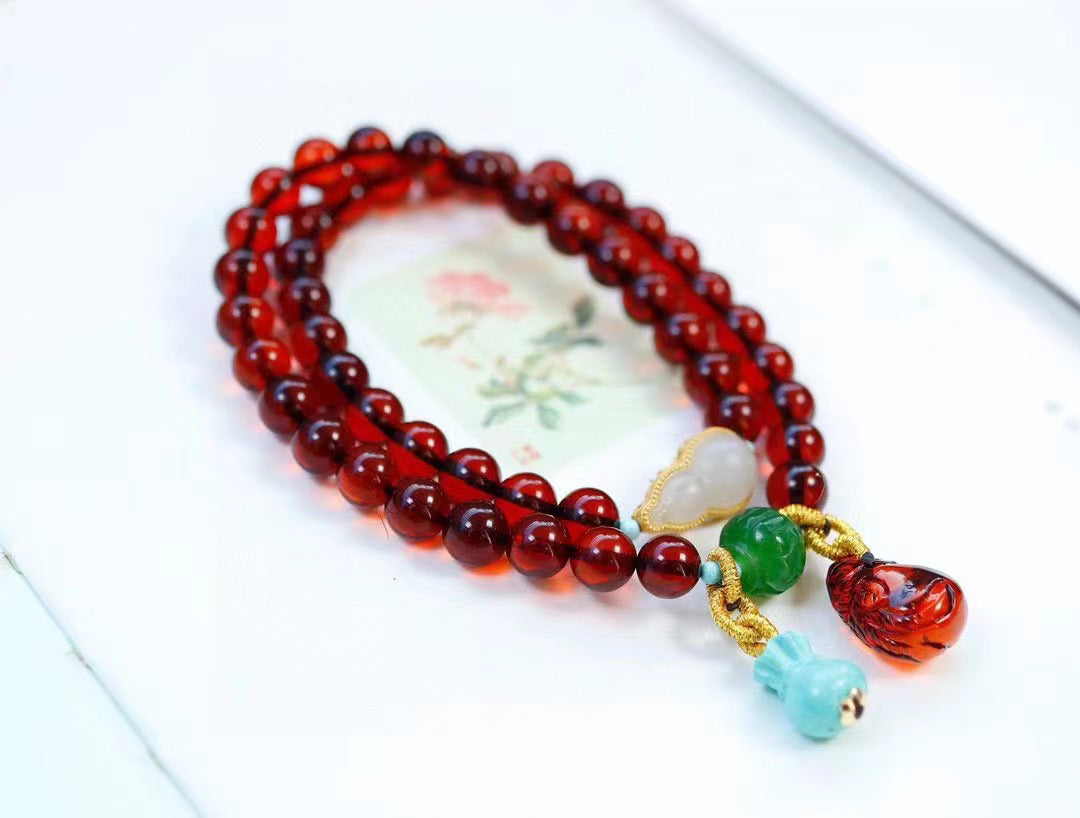 The efficacy and function of blood amber and the taboos of wearing it