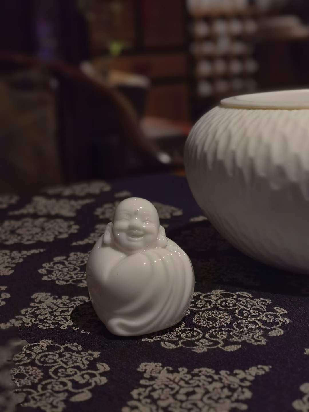 Porcelain  tea basin