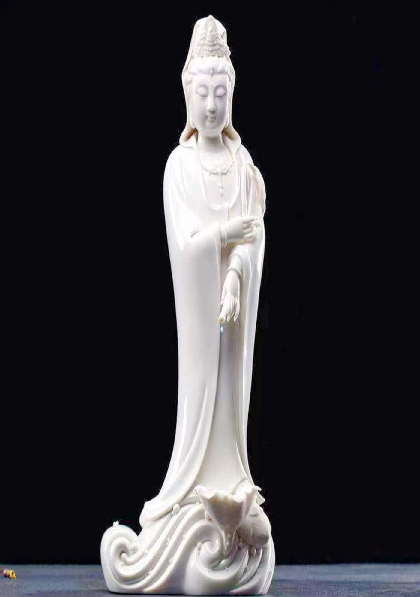 White Porcelain Dripping Water Goddess of Mercy Buddha Statue